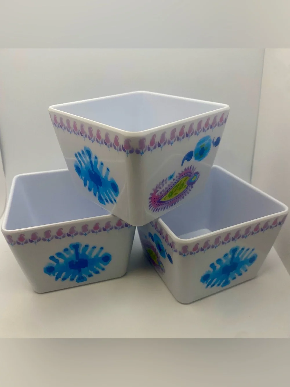 Set of 3 melamine bowls by Nicole Miller